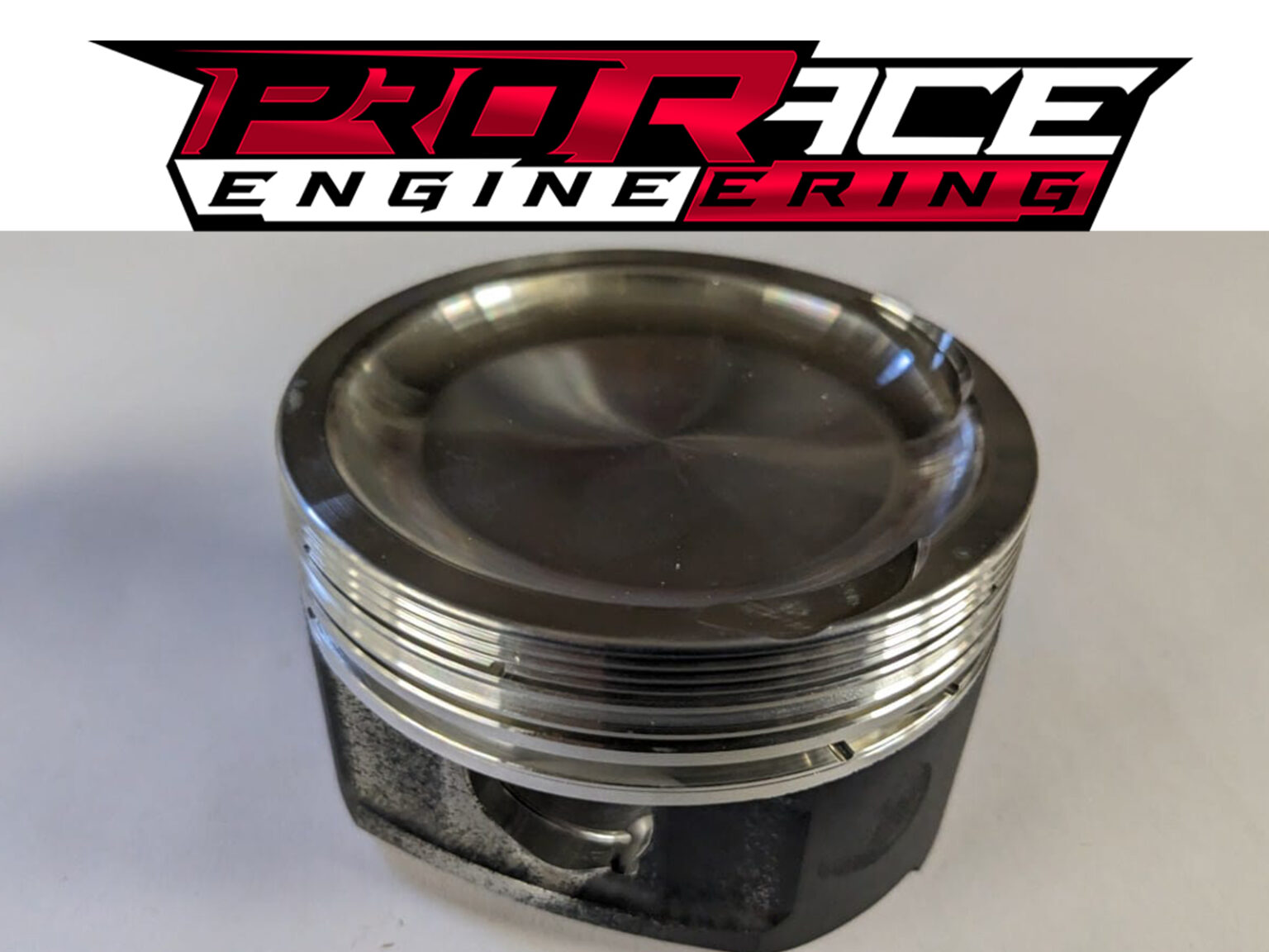 JE Pistons 312416 JE Pistons FOCUS ST 2.5 8.5:1 KIT Set of 5 Pistons main image 1